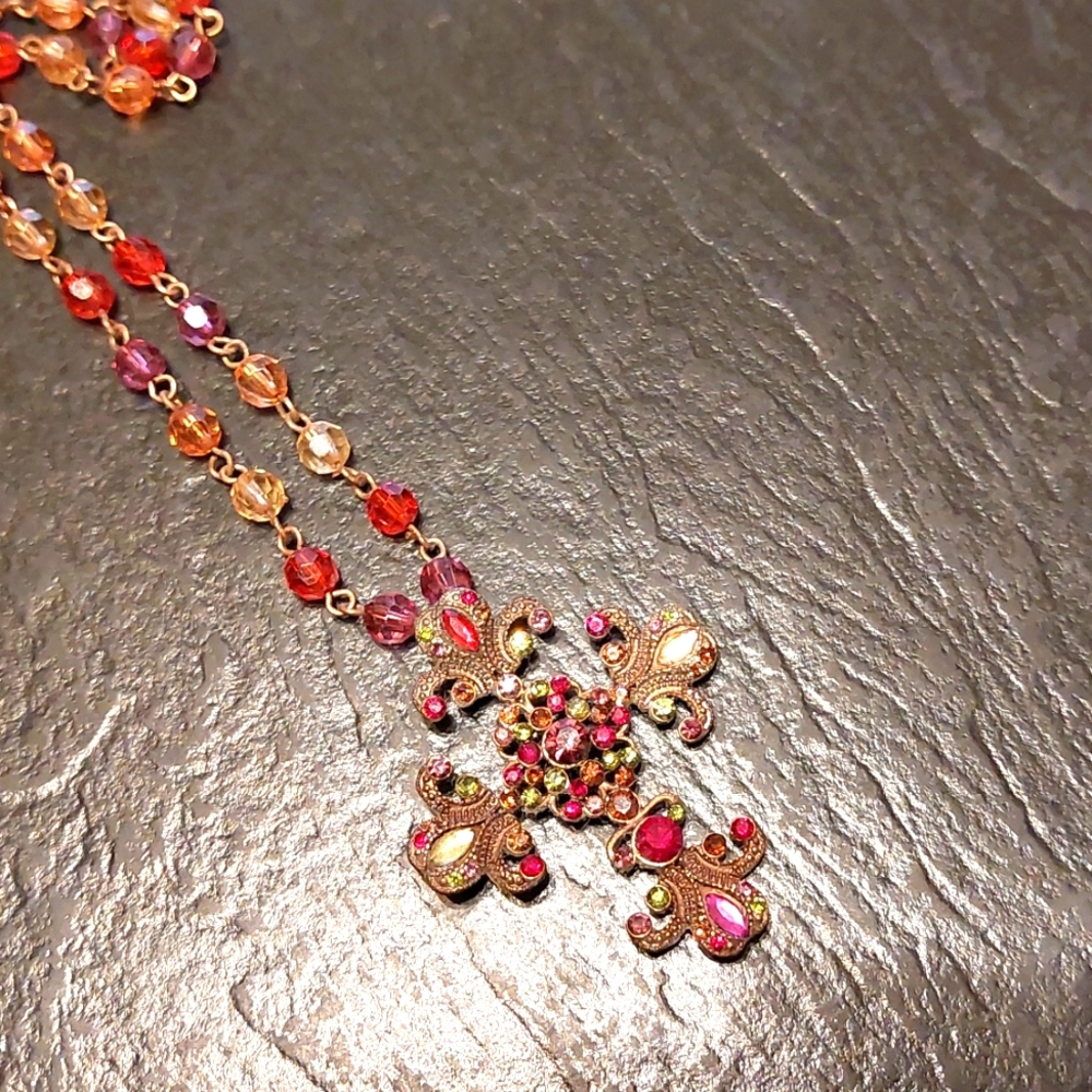 Decorative cross necklace